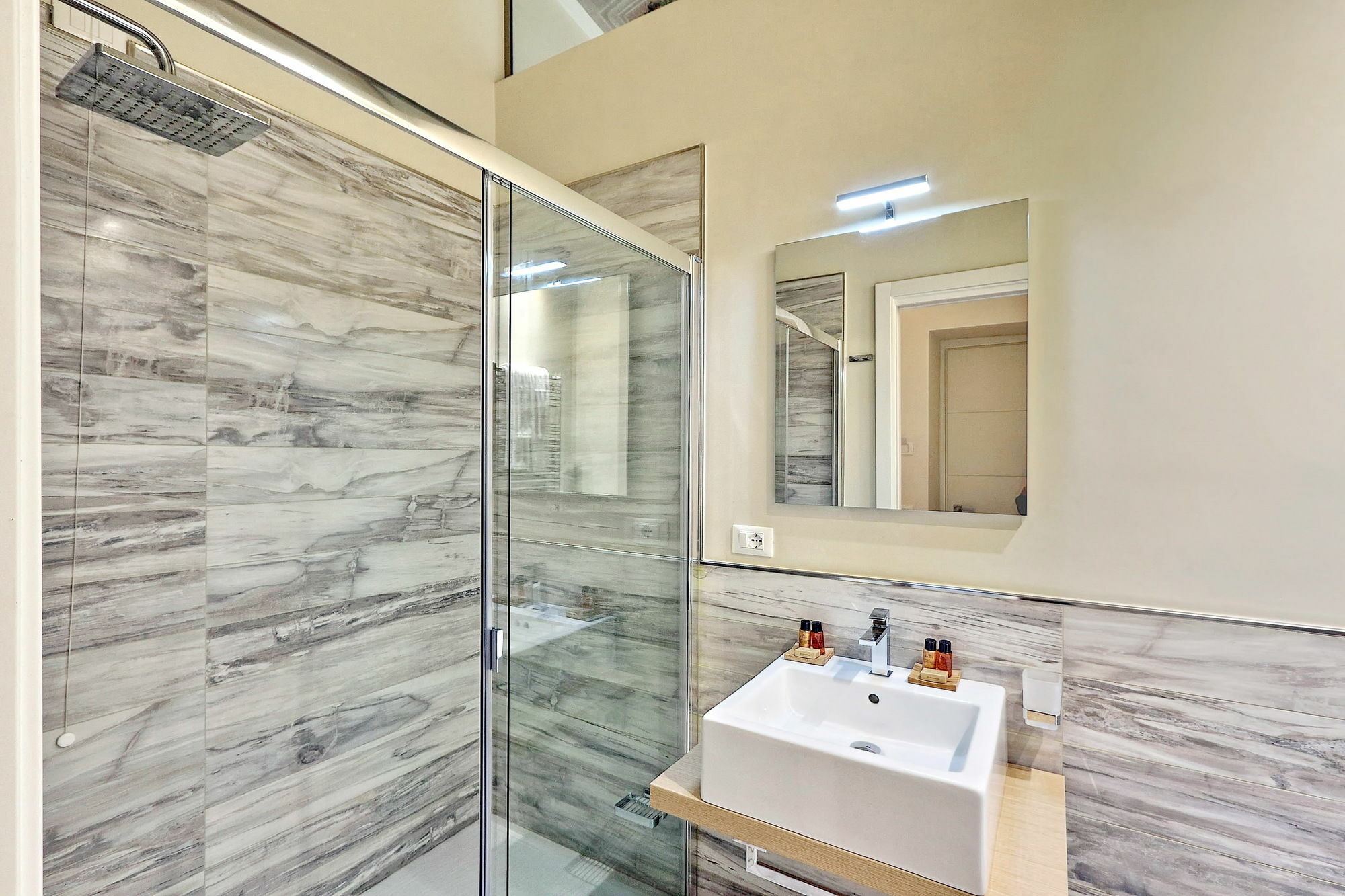 Amm Suite Рим Екстериор снимка